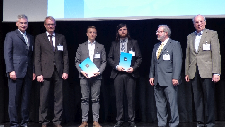 Zum Artikel "01.06.2017: CES Studienpreis des VDI an FAPS-Absolvent Christian Jähnert verliehen."