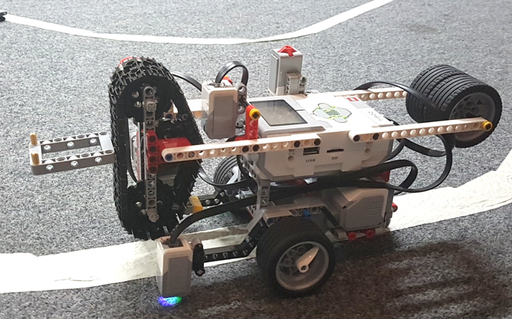 Zum Artikel "25.08.2017: Robotik Ferienprogramm an der FAU in Kooperation mit dem Lehrstuhl FAPS"