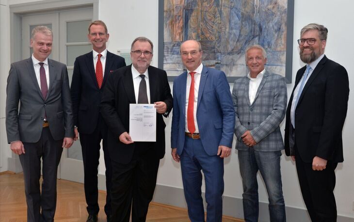 Zum Artikel "12.10.2022: Ehrendoktorwürde der RWTH Aachen für Prof. Dr.-Ing. Siegfried Russwurm"
