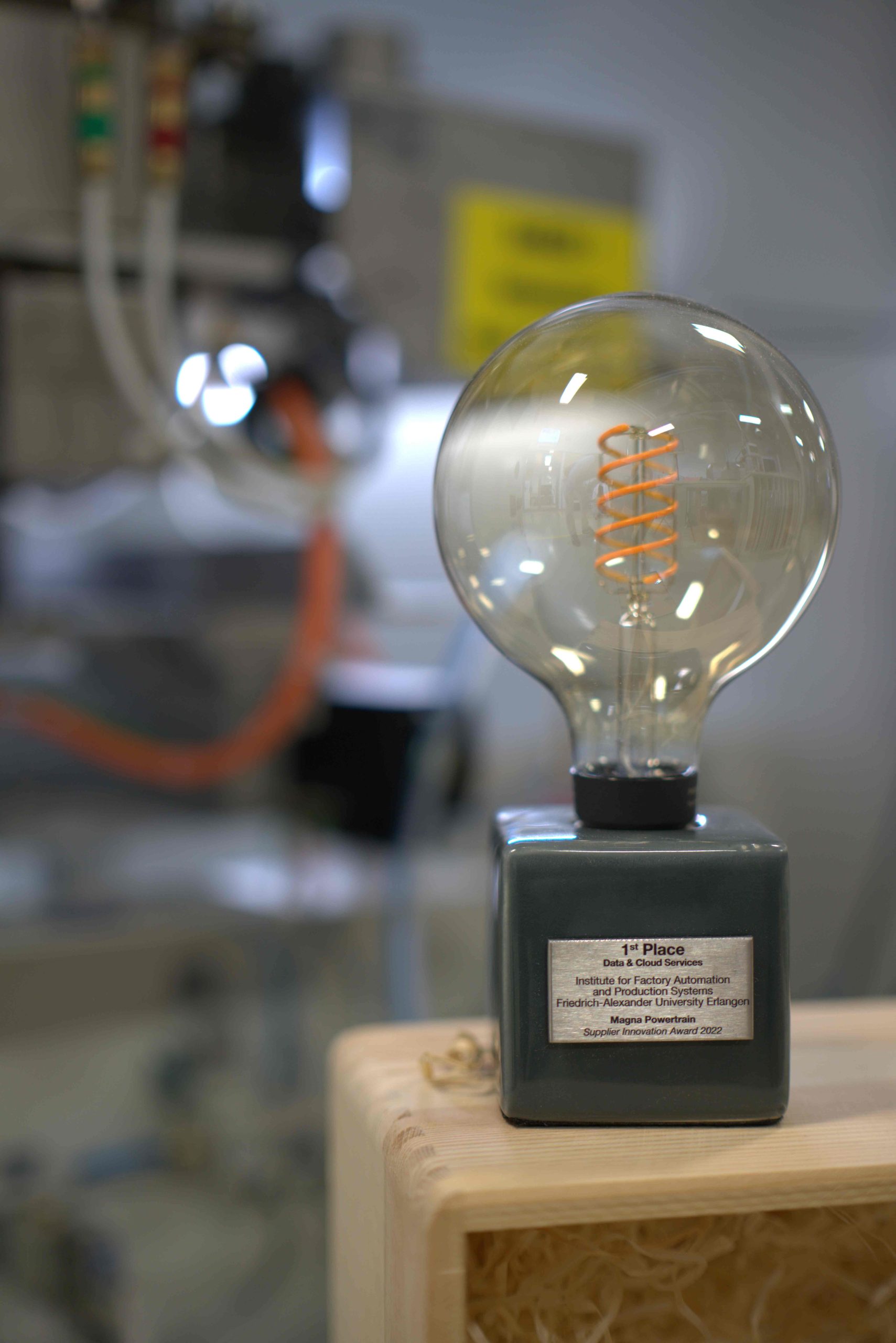 Zum Artikel "17.11.2022: SmartSelective gewinnt den Magna Supplier Innovation Award"