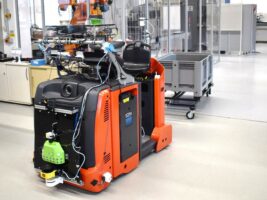 Autonomer Routenzugschlepper Linde P50C ION