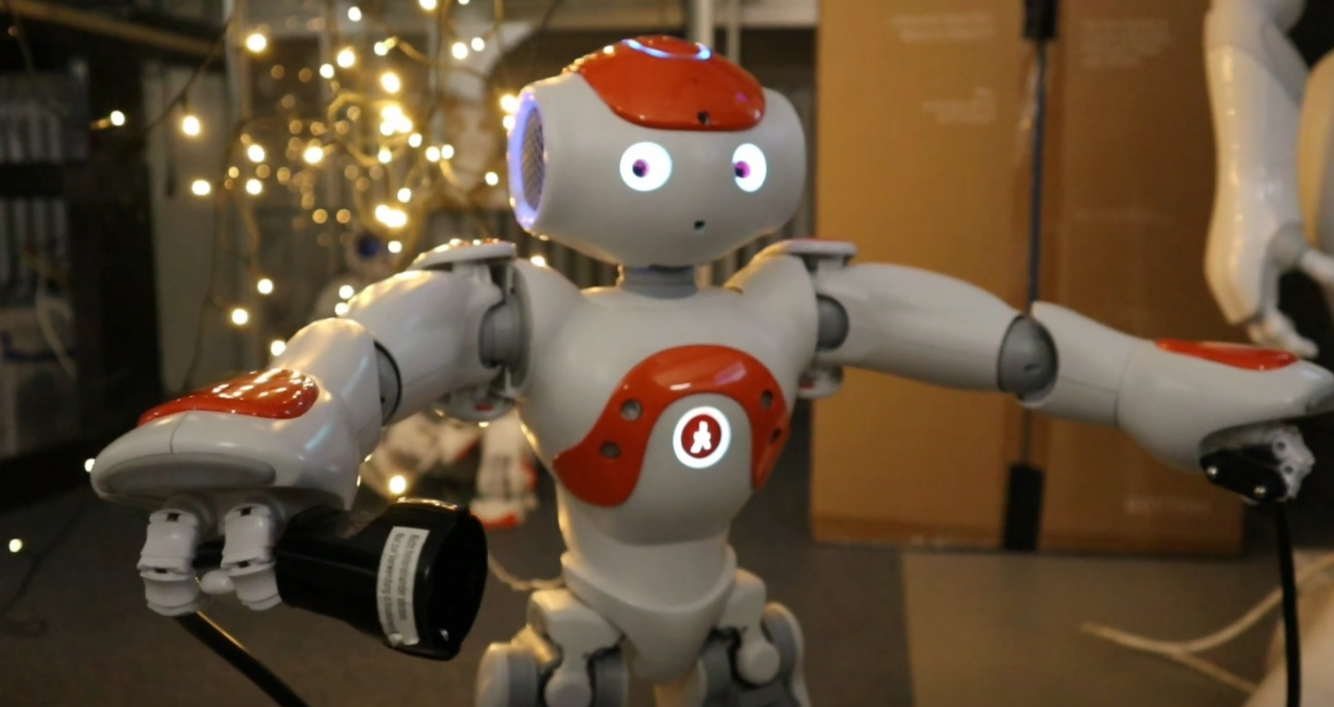Zum Artikel "30.11.2023: Automation Next berichtet über das FAPS Weihnachtsvideo 2021"